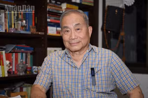Thượng nghị sĩ Thái Lan Lae Dilokvidhyarat. (Ảnh: XUÂN SƠN)