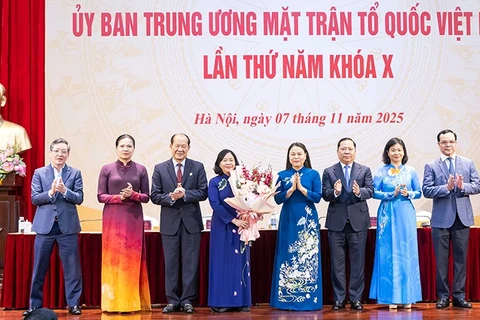 Đồng chí Bùi Thị Minh Hoài, Ủy viên Bộ Chính trị, Bí thư Trung ương Đảng, được hiệp thương cử giữ chức Chủ tịch Ủy ban Trung ương Mặt trận Tổ quốc Việt Nam khóa X.