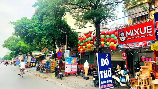 Thí điểm điều chỉnh tổ chức giao thông trên tuyến đường Phan Trọng Tuệ. (Ảnh: HOÀNG HÀ)