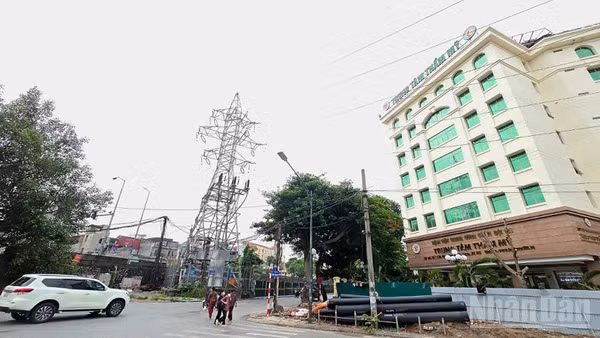 Điều chỉnh giao thông trên phố Trần Hưng Đạo, đoạn từ Trạm 110kV Trần Hưng Đạo đối diện cổng Bệnh viện Trung ương Quân đội 108 đến ngã ba phố Trần Hưng Đạo giao đường Trần Khánh Dư.