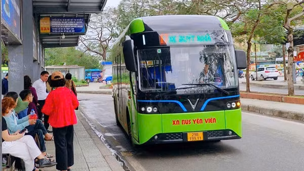 Hà Nội từng bước đẩy mạnh chuyển đổi phương tiện theo hướng hiện đại, thân thiện môi trường.