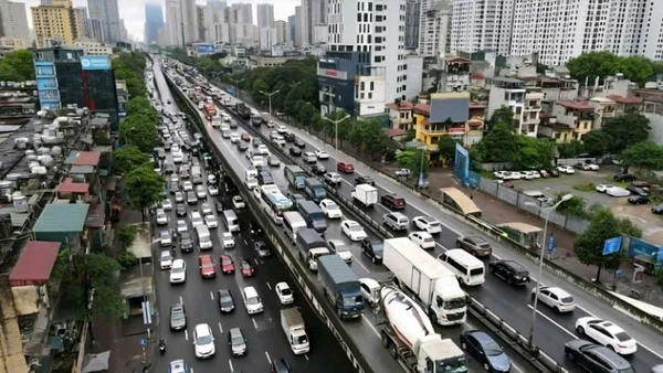 Đường Vành đai 3 trên cao. (Ảnh: QUỐC TOẢN)