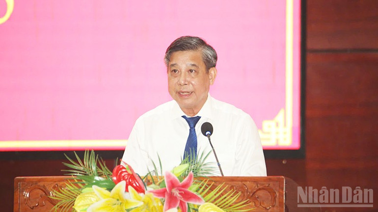 Bí thư Tỉnh ủy, Chủ tịch Hội đồng nhân dân tỉnh Hậu Giang Đồng Văn Thanh phát biểu tại hội nghị. ndo_br_16.jpg