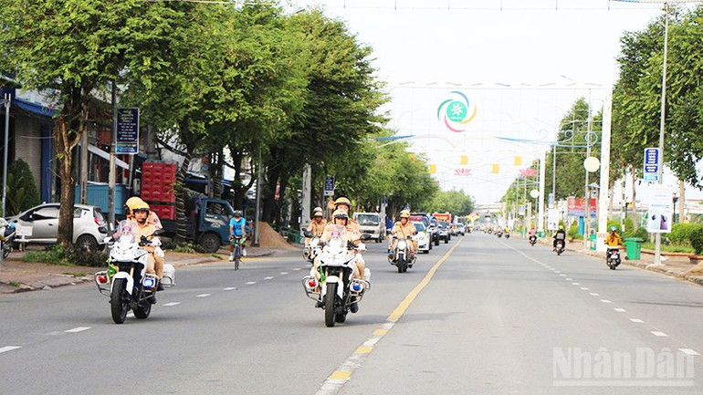 Diễu hành hưởng ứng Tháng hành động phòng, chống ma túy. ndo_br_5.jpg