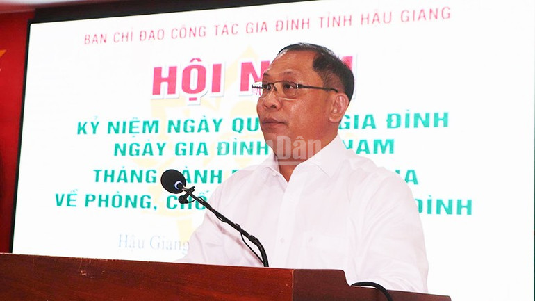 Phó Chủ tịch Ủy ban nhân dân tỉnh Hậu Giang, Trần Chí Hùng phát biểu chỉ đạo tại Hội nghị. ndo_c_3.jpg