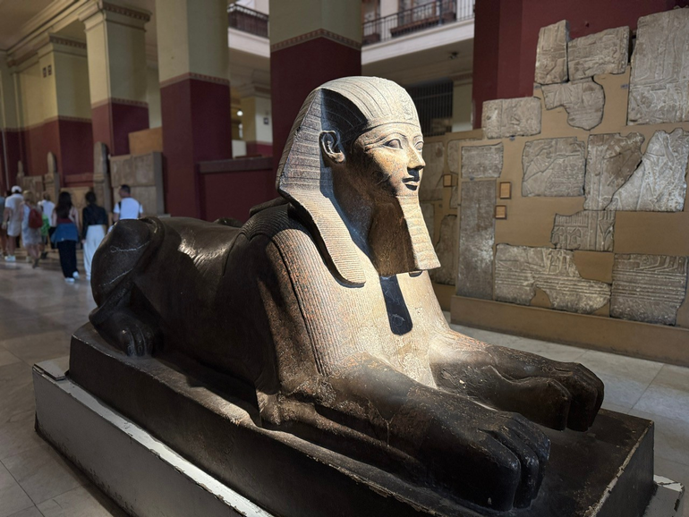 Tượng Hatshepsut ở Bảo tàng Ai Cập. anh.png
