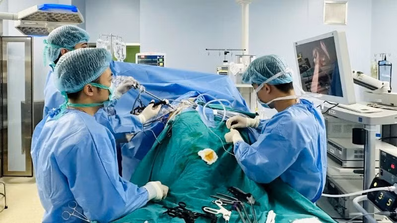 Ca mổ ghép thận tự thân tại Bệnh viện Trung ương Quân đội 108.