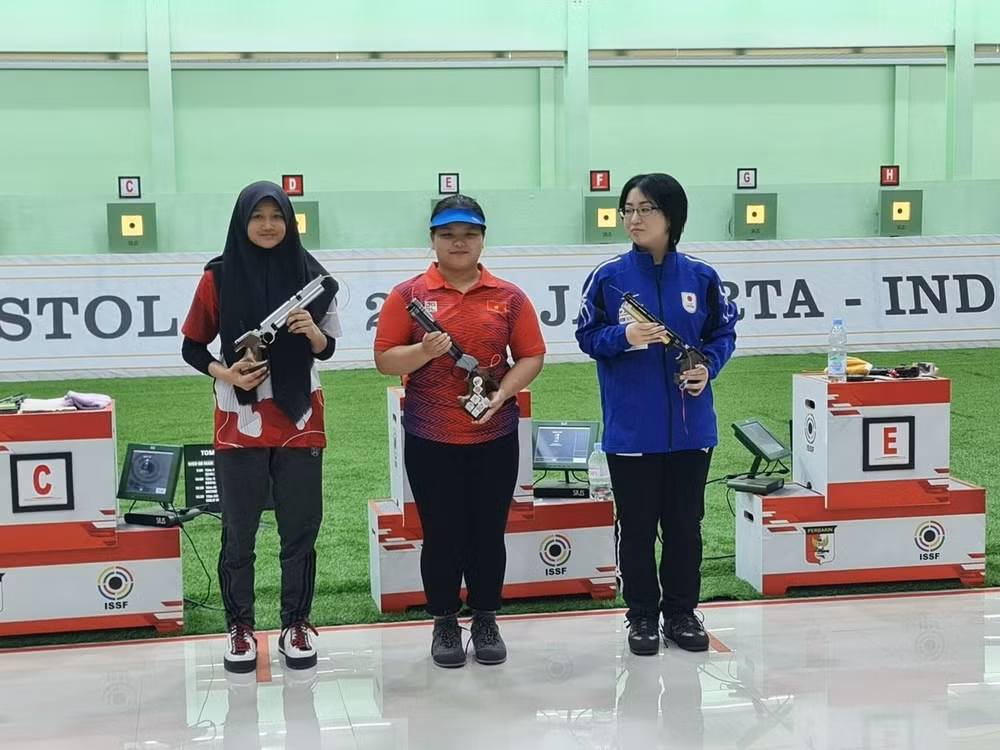 Nguyễn Thùy Trang (giữa) đặt mục tiêu giành huy chương tại kỳ ASIAD sắp tới.