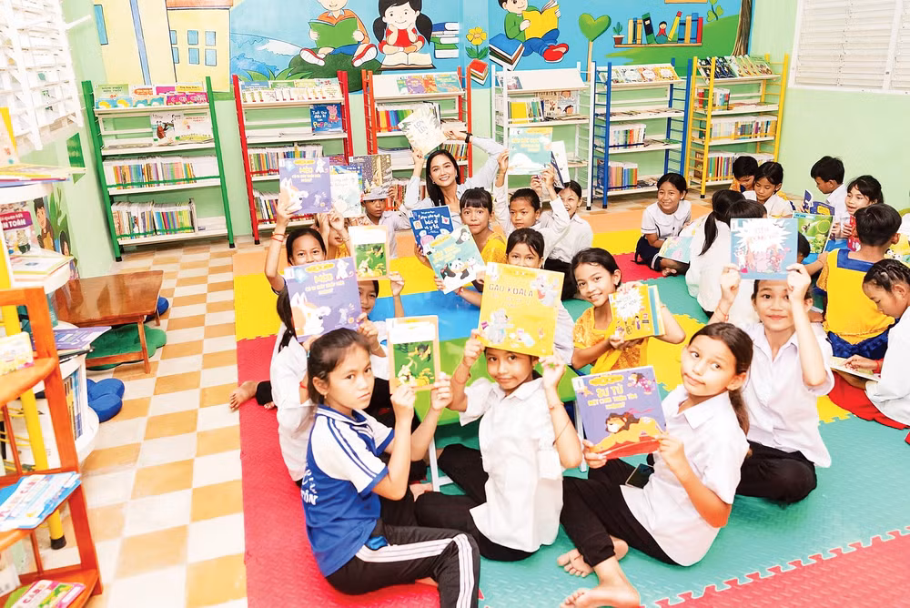 Không gian đọc đầy màu sắc tại thư viện thân thiện Trường tiểu học A Ô Lâm (An Giang). (Ảnh Room to Read Viet Nam)