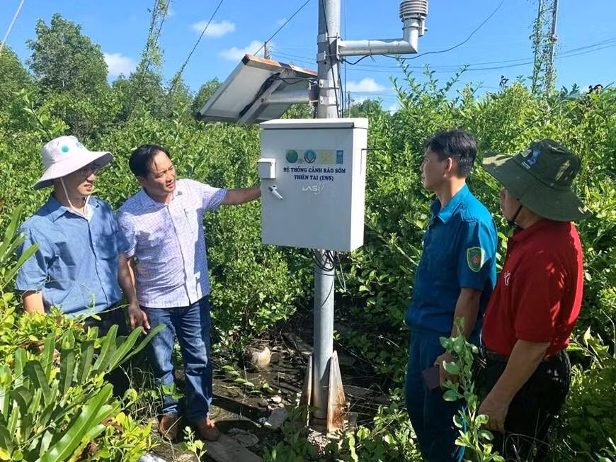 Một trạm cảnh báo rủi ro thiên tai sớm được lắp đặt.