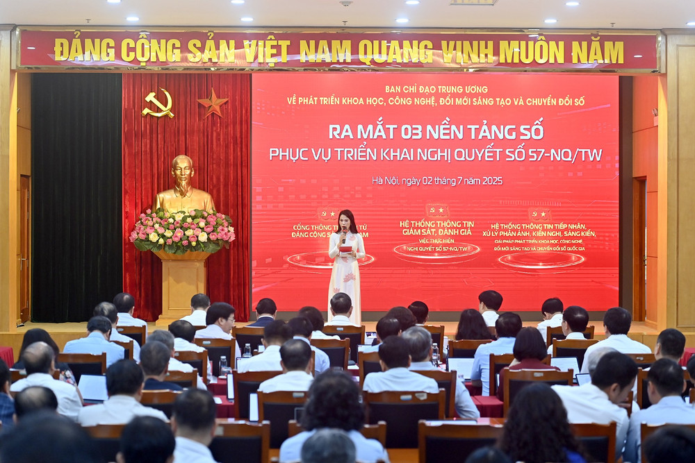 Lễ ra mắt 3 nền tảng số phục vụ triển khai Nghị quyết số 57-NQ/TW. a2-bnd-1160.jpg