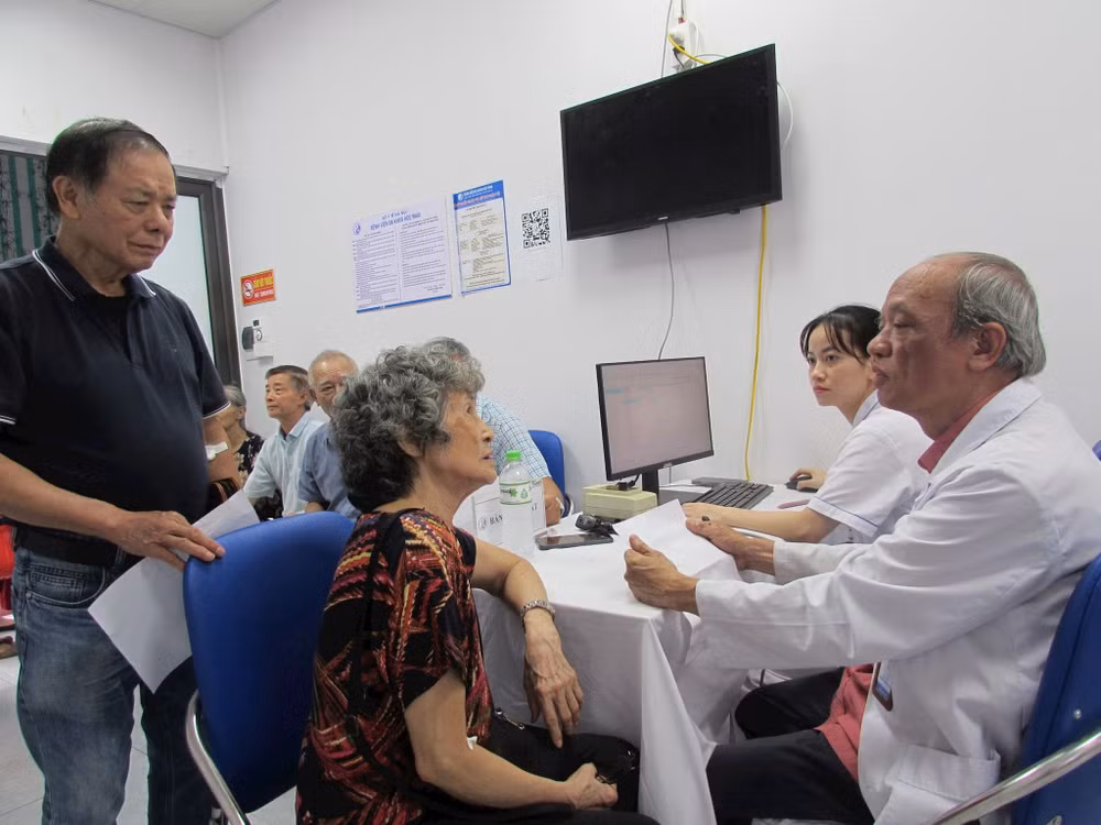 Người dân được khám, tư vấn tận tình. Nguồn | Hà Nội mới