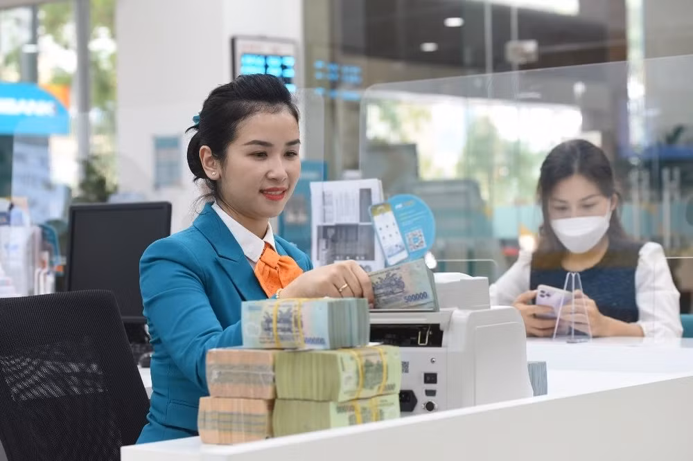 Khi thị trường vốn phát triển xứng tầm, các kênh dẫn vốn dài hạn quốc tế được khai thông, áp lực trên vai hệ thống ngân hàng sẽ được giải tỏa.
