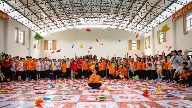 Để trẻ em Việt Nam có thể vững bước trong một tương lai thế giới đầy biến động, chúng ta cần trang bị những hành trang phù hợp cho các em từ hôm nay. (Ảnh UNICEF)