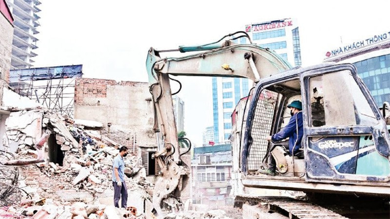 Dự án đầu tư xây dựng tuyến đường Vành đai 1 (đoạn Hoàng Cầu-Voi Phục) đã cơ bản hoàn thành công tác giải phóng mặt bằng. (Ảnh BẢO LONG)