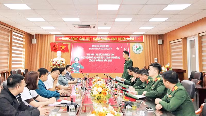 Hội đồng khám sức khỏe khu vực số 4, Thành phố Hà Nội triển khai công tác khám sức khỏe thực hiện nghĩa vụ quân sự và tham gia nghĩa vụ công an nhân dân năm 2026.