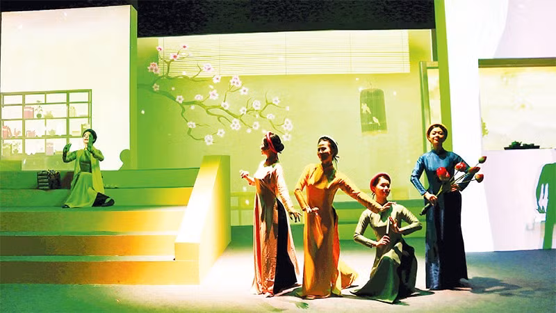 Nét đẹp văn hóa Hà thành được giới thiệu qua tour Ký ức Cột cờ.