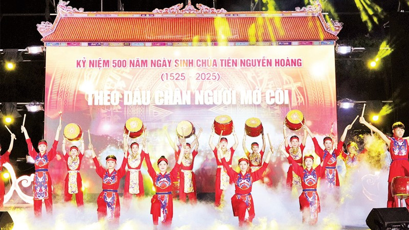 Một tiết mục trong chương trình chính luận nghệ thuật “Theo dấu chân người mở cõi”.
