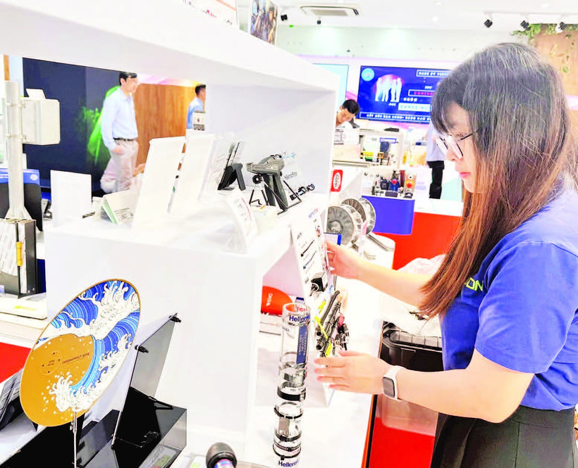 Các doanh nghiệp cơ khí trưng bày sản phẩm tại showroom Trung tâm Xúc tiến Thương mại và Đầu tư Thành phố Hồ Chí Minh.