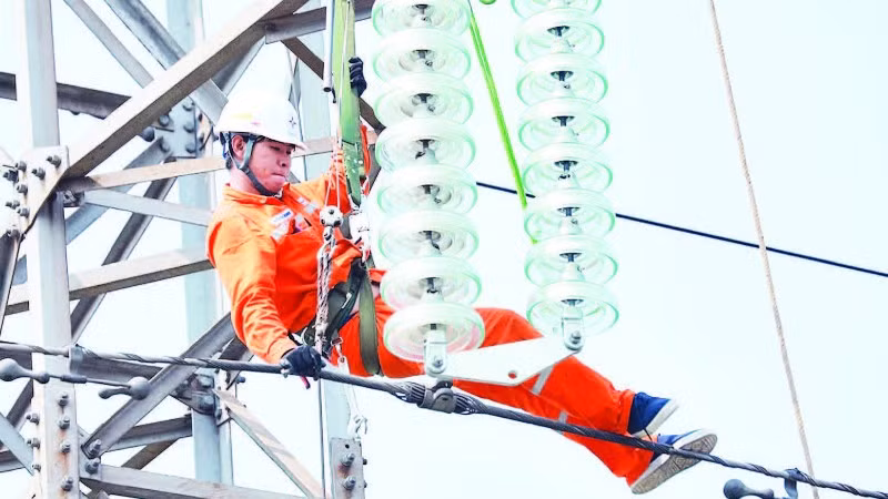 Chất lượng dòng điện tại Ninh Bình luôn được chú trọng đầu tư (Ảnh THU THẢO)