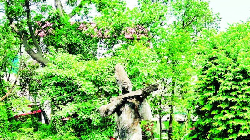 Tượng Cao Lỗ, một vị tướng dưới thời An Dương Vương đã chế tạo ra nỏ thần.