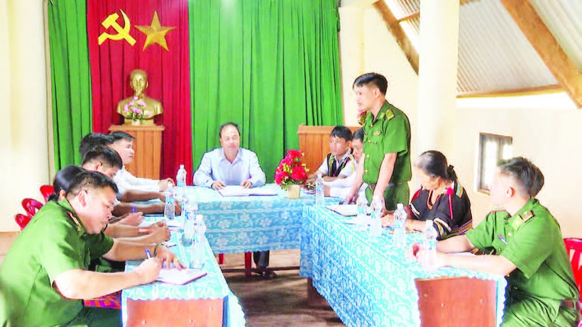 Đảng viên biên phòng xây dựng các giải pháp góp phần củng cố hệ thống chính trị cơ sở vững mạnh, xây dựng khối đại đoàn kết toàn dân tộc và nâng cao hiệu quả phát triển kinh tế-xã hội.