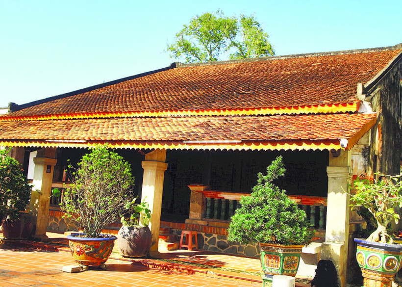 Nhà cổ Đốc Phủ sứ Nguyễn Văn Kiên tọa lạc tại số nhà 39 đường Phan Chu Trinh (phường Tân Ninh, tỉnh Tây Ninh).