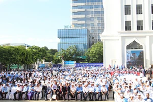 Lễ kỷ niệm 74 năm Ngày thành lập Đảng Nhân dân Campuchia diễn ra tại Cung 7/1 ở Thủ đô Phnom Penh.