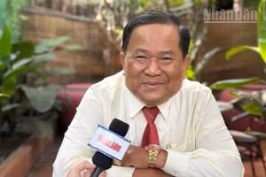 Nhà báo kỳ cựu Khieu Kola đánh giá cao vai trò của Quốc hội Việt Nam trong hành trình dựng nước và giữ nước. (Ảnh: HUY VŨ)