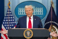 Tổng thống Mỹ Donald Trump phát biểu tại Nhà trắng. (Ảnh: THX/TTXVN)