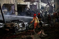 Địa điểm tại Tel Aviv, Israel bị trúng tên lửa từ Iran, ngày 1/3/2026. (Ảnh: THX/TTXVN)