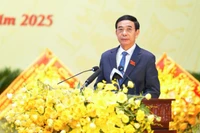 Đại tướng Phan Văn Giang, Ủy viên Bộ Chính trị, Phó Bí thư Quân ủy Trung ương, Bộ trưởng Quốc phòng phát biểu tại đại hội. (Ảnh: TUẤN SƠN)