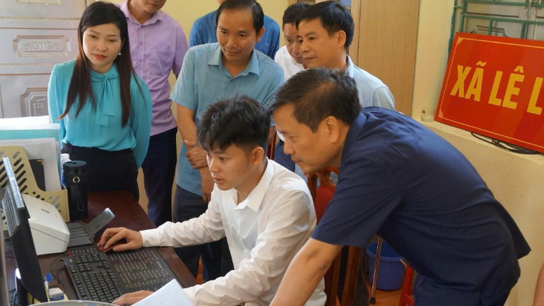 Kiểm tra hoạt động của chính quyền địa phương 2 cấp sau khi đi vào hoạt động. 2-7937.jpg