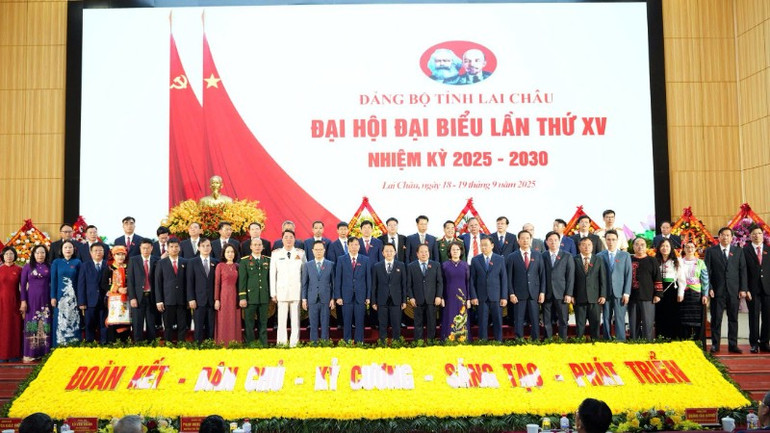 Ban Chấp hành Đảng bộ tỉnh Lai Châu khóa 15 ra mắt đại hội. 5-4992.jpg