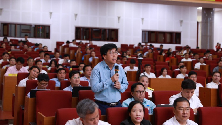Lãnh đạo Sở Công thương Lai Châu giải đáp ý kiến, kiến nghị của các doanh nghiệp tại buổi đối thoại 5g1a5115-873.jpg