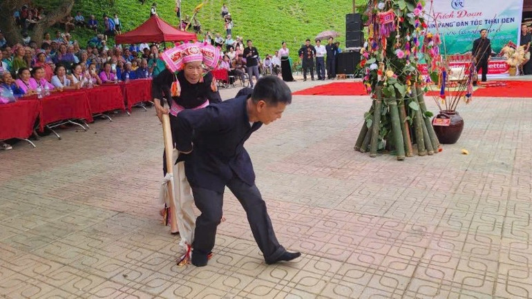 Sẽ có nhiều trích đoạn trình diễn văn hóa các dân tộc tại không gian văn hóa Thái, Mông, Dao, Khơ Mú. z6943615071263-75090872304c6be8c1fcf9b090dac411-8199.jpg