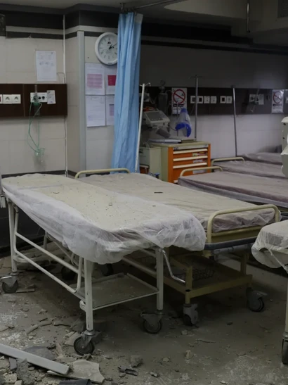 [Video] Nhiều bệnh viện bị trúng bom, Iran tiến hành sơ tán bệnh nhân khẩn cấp