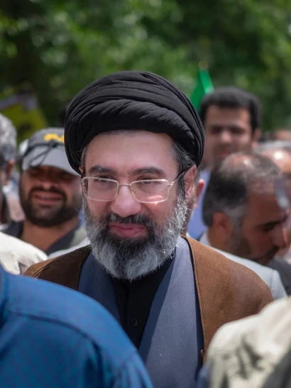 [Video] Chân dung ông Mojtaba Khamenei – người kế nhiệm Lãnh tụ Tối cao của Iran 