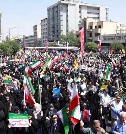 [Video] Người dân Iran tổ chức hàng loạt cuộc tuần hành ủng hộ chính quyền 