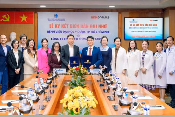 Buổi ký kết hợp tác đánh dấu bước tiến quan trọng trong việc chuẩn hóa thông tin y tế và nâng tầm đội ngũ chuyên gia hướng tới sức khỏe cộng đồng.