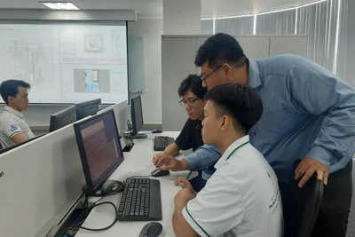 Đào tạo nguồn nhân lực công nghệ thông tin tại Đại học quốc gia Thành phố Hồ Chí Minh.