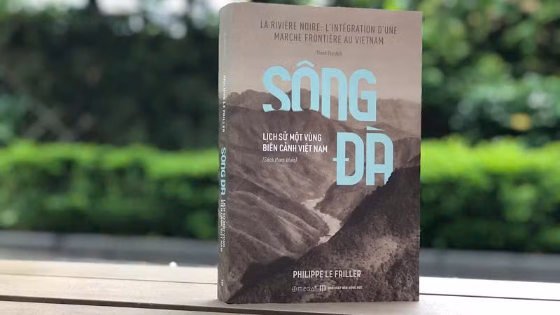 Cuốn sách "Sông Đà: Lịch sử một vùng biên cảnh Việt Nam" gồm 12 chương do Thanh Thư dịch.