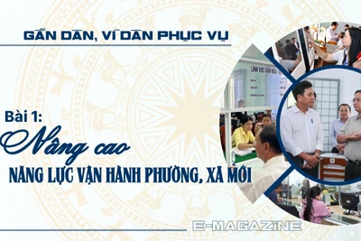 Người dân đến làm thủ tục hành chính tại Trung tâm hành chính công xã Đồng Khởi (tỉnh Vĩnh Long).