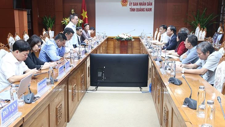 Đồng chí Lê Quốc Minh phát biểu tại buổi làm việc với lãnh đạo tỉnh Quảng Nam.