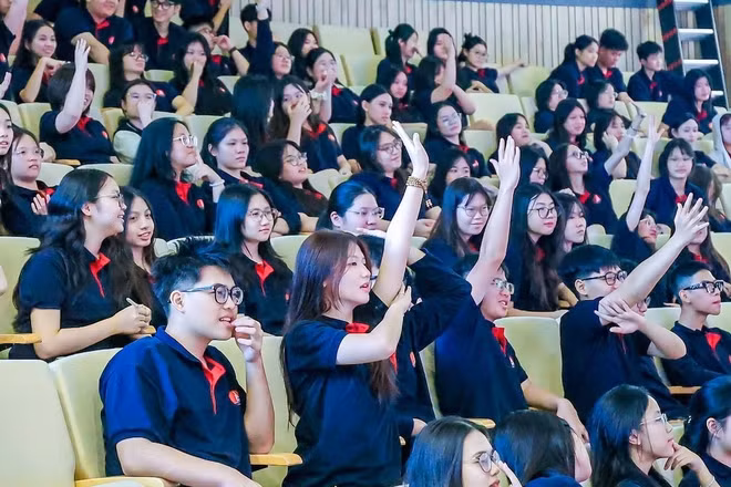 (Ảnh: Trường trung học cơ sở và trung học phổ thông Marie Curie)