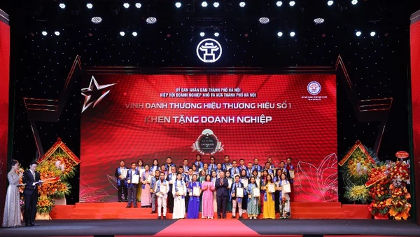 Các doanh nghiệp được vinh danh Thương hiệu số 1 tại Lễ tôn vinh Doanh nhân-Doanh nghiệp Thăng Long 2025.