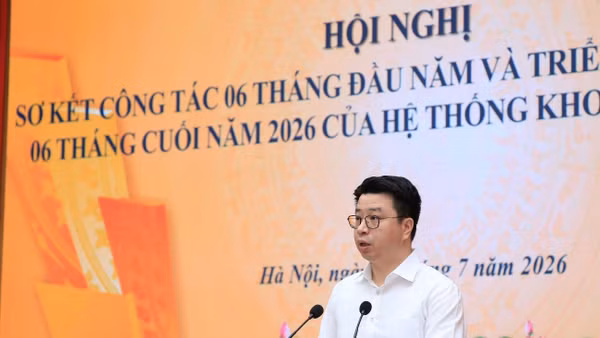 Giám đốc Kho bạc Nhà nước Trân Quân phát biểu tại hội nghị.