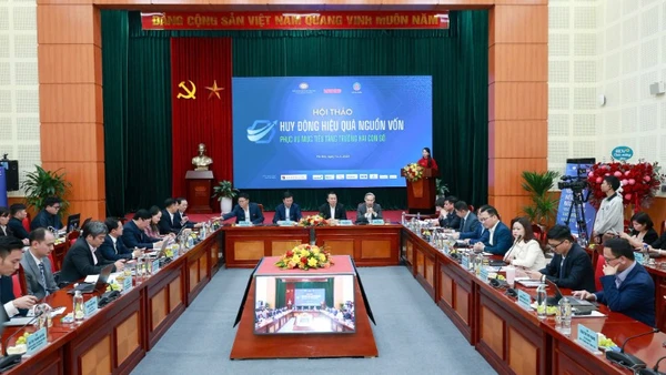 Quang cảnh hội thảo “Huy động hiệu quả nguồn vốn, phục vụ mục tiêu tăng trưởng hai con số”.