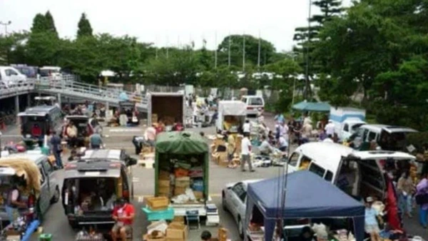 Chợ đồ cũ ở Nhật Bản (Ảnh: Fleamapket)