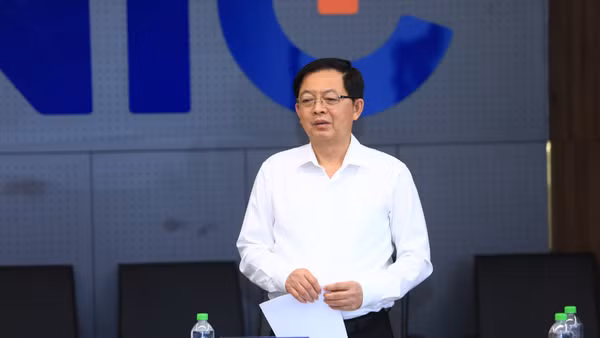 Phó Thủ tướng Chính phủ Hồ Quốc Dũng thăm và làm việc với Trung tâm Đổi mới sáng tạo quốc gia.